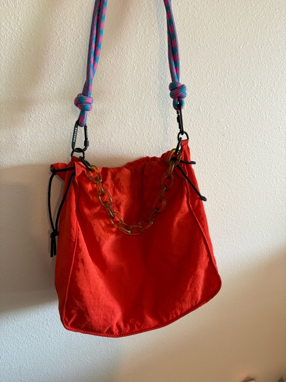 Red Drawstring Shoulder Bag with Tortoiseshell Chain and Colorful Strap - Picture 10 of 15